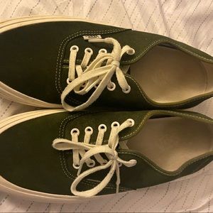 Mens green suede Vans skate shoes size 12